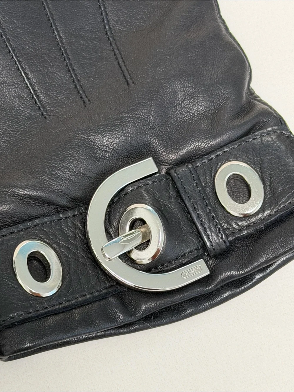 Coach Buckle Gloves Size 8